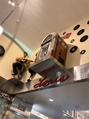 Lori's Diner by null