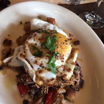 Gjelina - Duck confit hash - New American Near Me - Venice, California Gjelina - Duck confit hash - New American Near Me - Venice, California