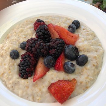 Boon Fly Cafe - Oatmeal with berries - American Near Me - Napa, California