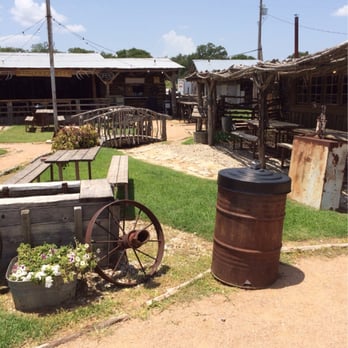 Natty Flat Smokehouse - Outside Dining and an area for the kids to run - Barbeque Near Me - Lipan, Texas Natty Flat Smokehouse - Outside Dining and an area for the kids to run - Barbeque Near Me - Lipan, Texas