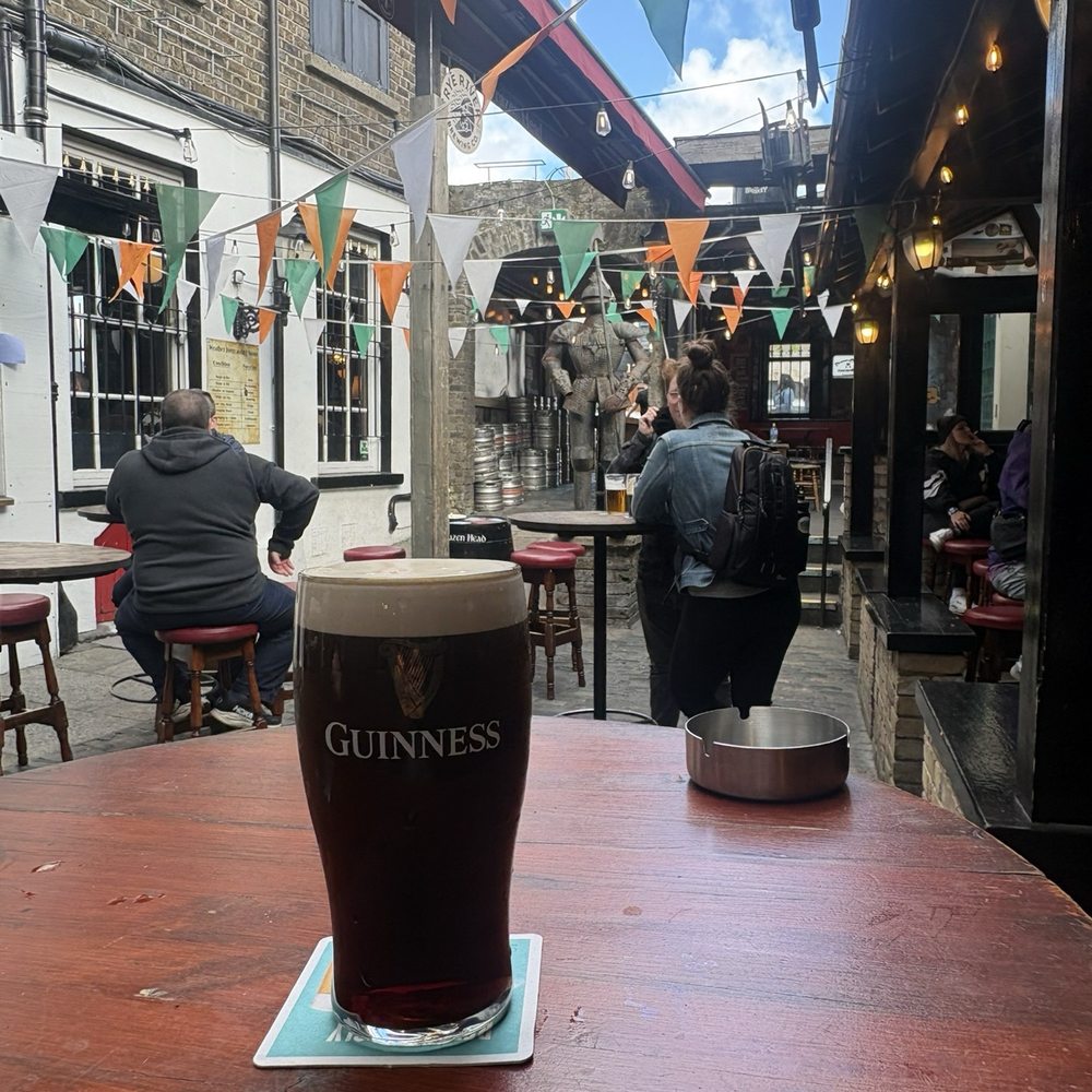 The Brazen Head - Guinness in the courtyard - Pubs Near Me - Dublin, D