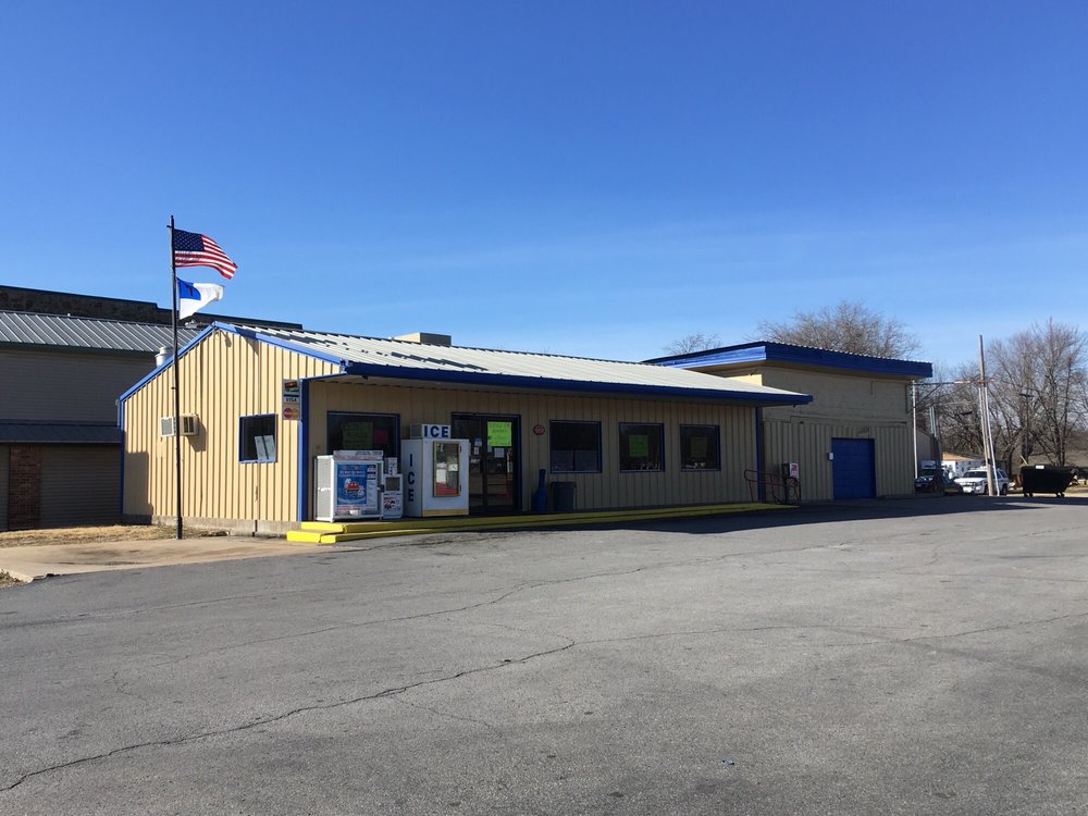 MUSTANG MINI MART 105 S Elm St, Oologah, Oklahoma Gas Stations