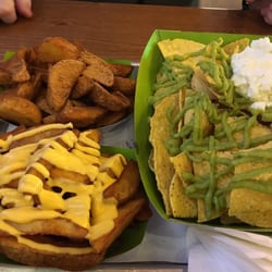 The Good Burguer - Nachos y patatas gajo.