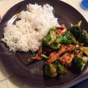 King Wok - Chicken & Broccoli with white rice. - Chinese Near Me - Hawthorne, New Jersey King Wok - Chicken & Broccoli with white rice. - Chinese Near Me - Hawthorne, New Jersey