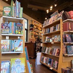 What you see when you walk into this amazing bookstore!