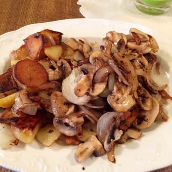Zum Maigrafen - Rump steak (it's under there somewhere!) with onions & champions fries with bacon + brat kartofeln (fried potatoes) - amazing - German Near Me - Hildesheim, NI Zum Maigrafen - Rump steak (it's under there somewhere!) with onions & champions fries with bacon + brat kartofeln (fried potatoes) - amazing - German Near Me - Hildesheim, NI
