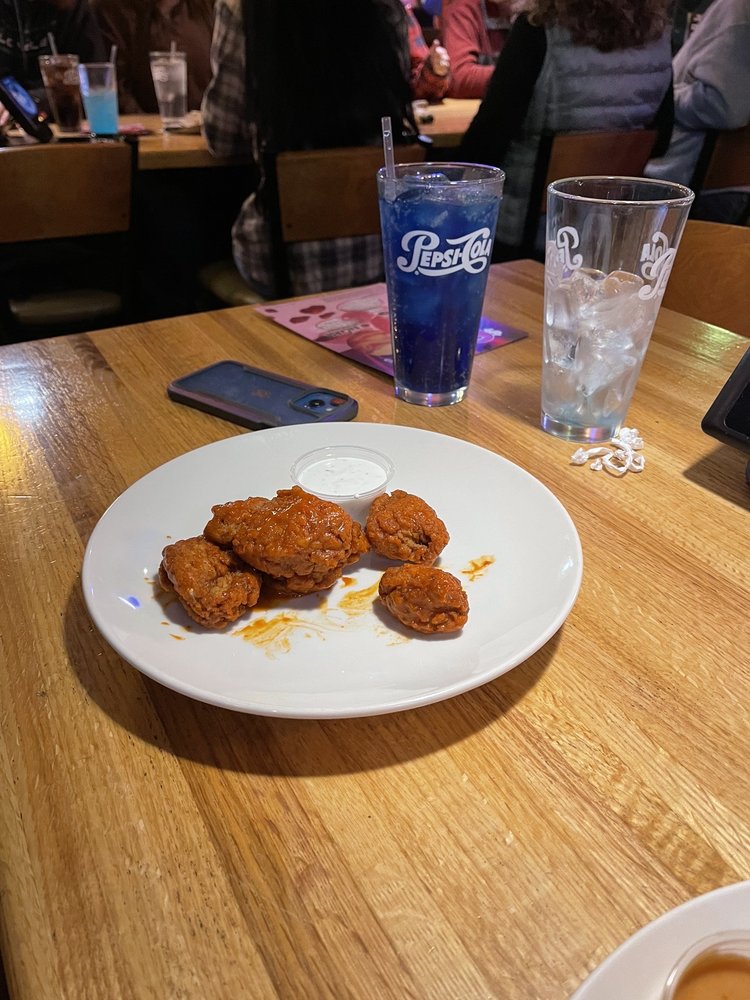 Social spots from Applebee's Grill + Bar