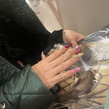 Tokyo Nails - Nails at Opera House! - Nail Salons Near Me - Chicago, Illinois