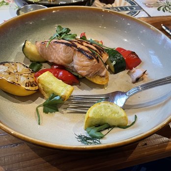 Le Sud Mediterranean Kitchen - Salmon and grilled vegetables were perfectly prepared - Mediterranean Near Me - Chicago, Illinois