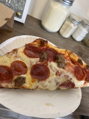 Brandanis Pizza by null