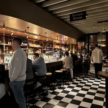 Dishoom - Bar Area - Indian Near Me - London, XGL