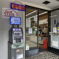 Super Mira Market - Entrance