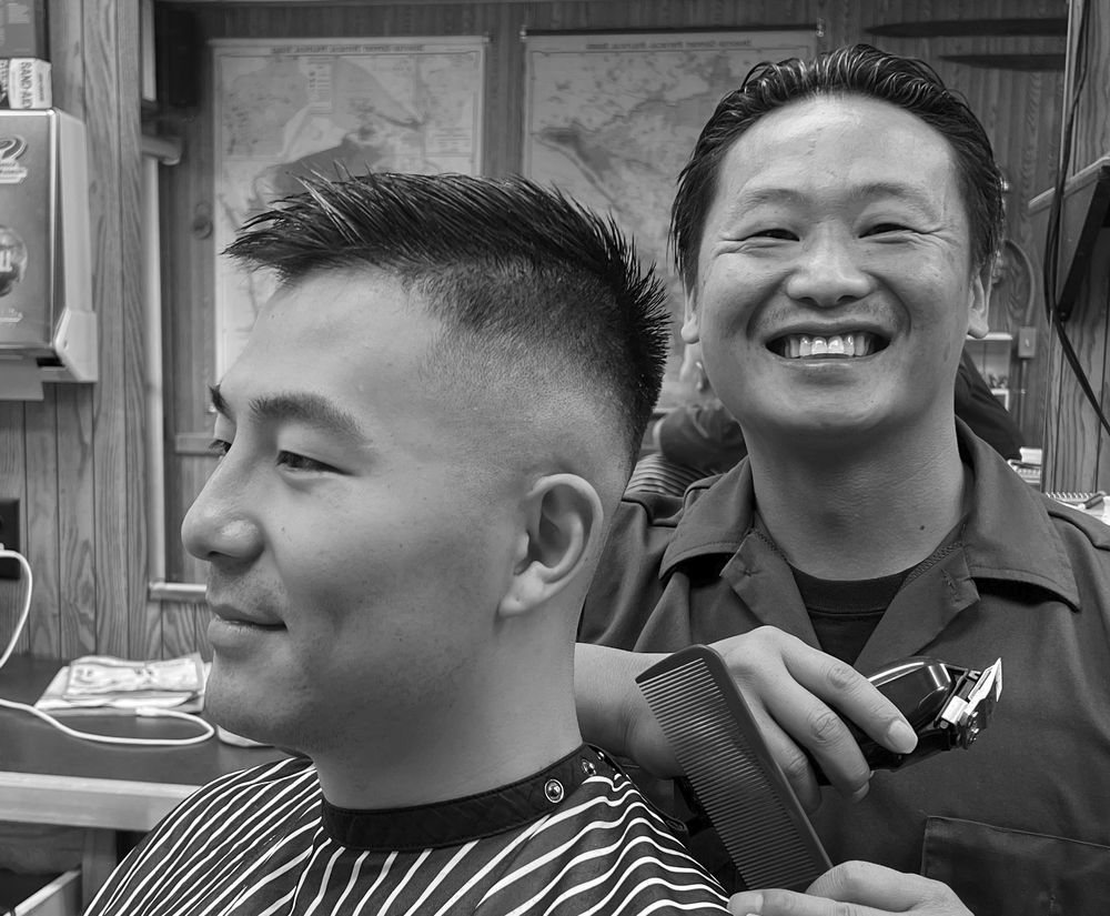 Craig's Como Barber Shop Logo