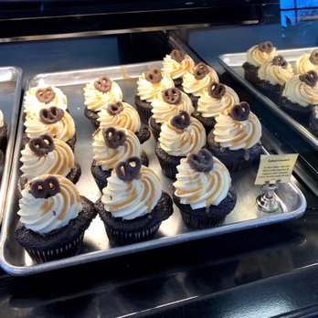Cupcake City - Salted Caramel - Bakeries Near Me - Reading, Massachusetts