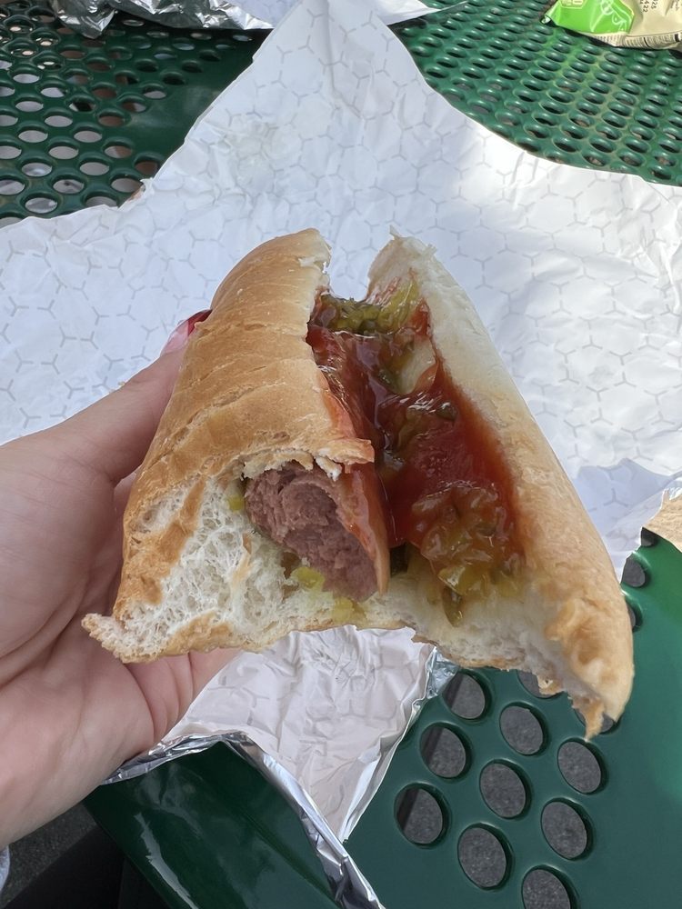 Sud McDuff's Hot Dogs Logo