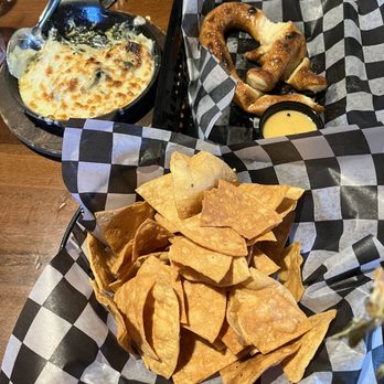 Auld Dubliner Tahoe - Pretzel and artichoke spinach dip - Irish Near Me - Olympic Valley, California