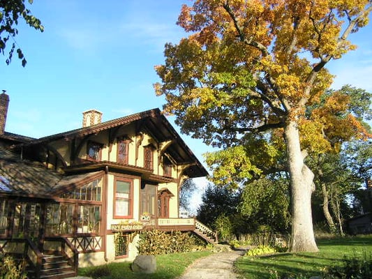Tinker Swiss Cottage Museum and Gardens by null