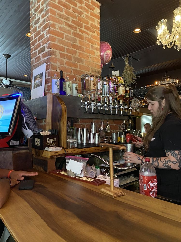 Shug’s at Brooklyn South Square