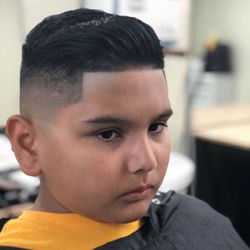 Dapper Dan's Barber Shop - High skin fade with lineup