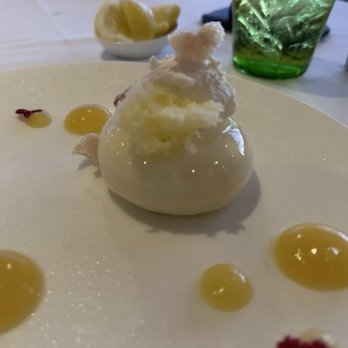 Orchids - Little dessert item - Breakfast & Brunch Near Me - Honolulu, Hawaii