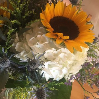 Uniquely Chic Florist & Boutique - Sunflowers and hydrangeas - Florists Near Me - Bakersfield, California Uniquely Chic Florist & Boutique - Sunflowers and hydrangeas - Florists Near Me - Bakersfield, California