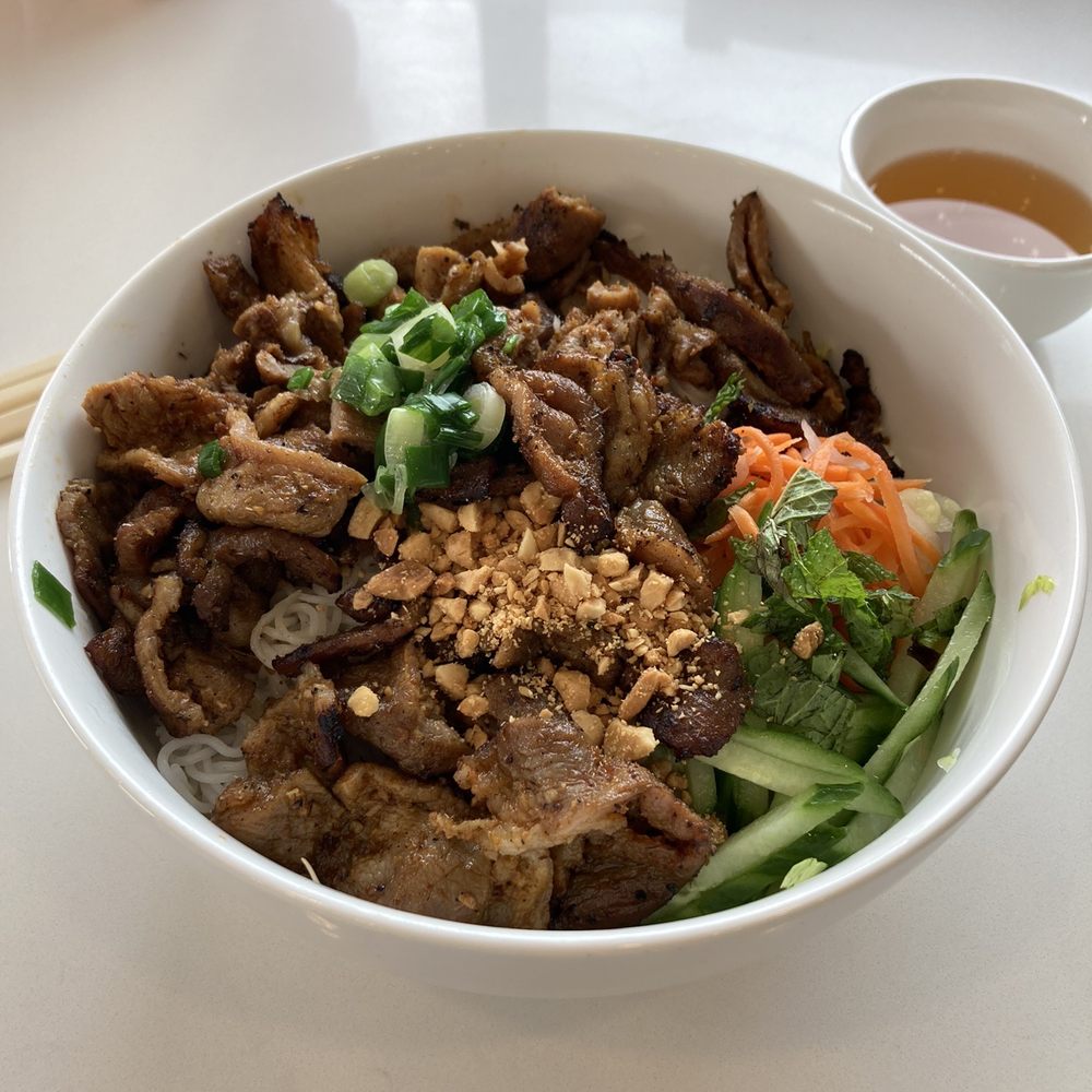I Love Pho - Grilled pork vermicelli - Vietnamese Near Me - Mississauga, Ontario
