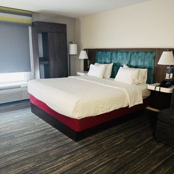 Hampton Inn Washington - The Bed - Hotels Near Me - Washington, Pennsylvania