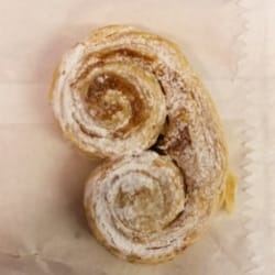 Patisserie Françoise - Peanut butter pastry