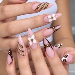 Q Nail & Spa