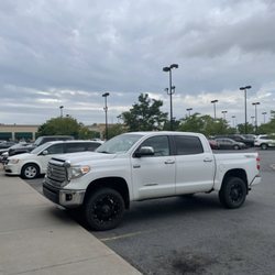 Jun Lin Spa - Front Parking-2