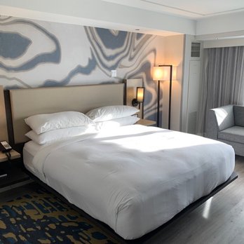 Long Beach Marriott - Kind bedroom - Hotels Near Me - Long Beach, California Long Beach Marriott - Kind bedroom - Hotels Near Me - Long Beach, California