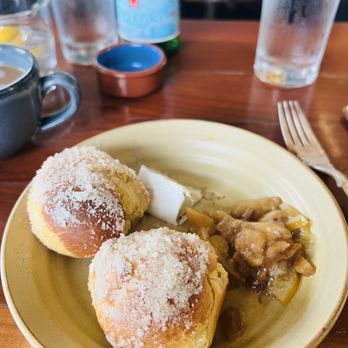 Pearl - The brioche doughnuts - Bars Near Me - Petaluma, California