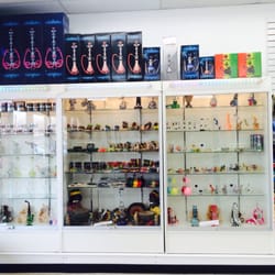 Tobacco Land - Bongs, Bongs, and more Bongs