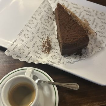 Landeau Chocolate - Patisserie/Cake Shop Near Me - Lisbon, 11