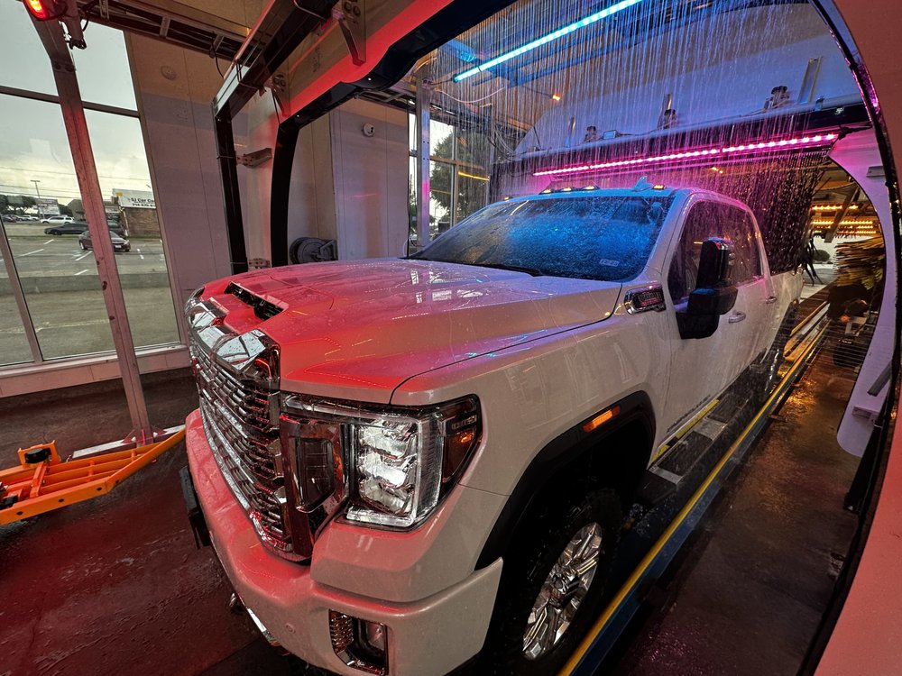 VIBE CAR WASH Updated August 2024 29 Photos & 16 Reviews 801 W