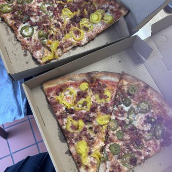 Izzy's NY Pizza - Pizza Near Me - Lilburn, Georgia