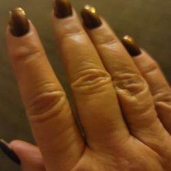 Roy Nails & Spa