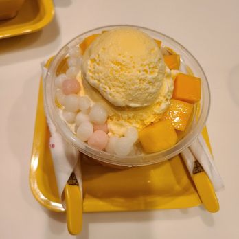 Sweethoney Dessert - Mango and mini glutinous rice balls with vanilla ice cream (M10 on menu) - Desserts Near Me - Alhambra, California