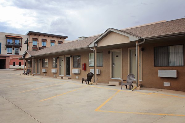 Bowen Motel by null