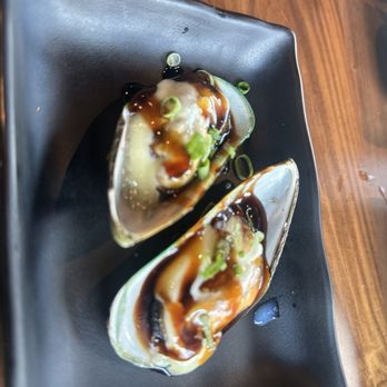 Kan Sushi - Baked green muscles - Sushi Bars Near Me - Honolulu, Hawaii