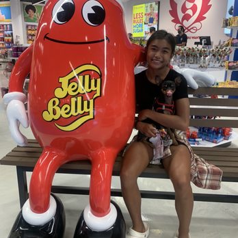 IT'SUGAR - Nicole and jelly belly joe - Candy Stores Near Me - Honolulu, Hawaii