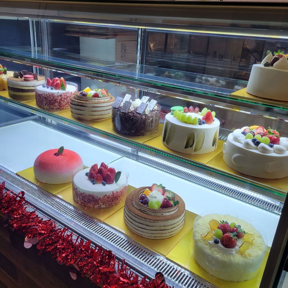 Ari Bakery Cafe - Cake display - Bakeries Near Me - Lauderhill, Florida Ari Bakery Cafe - Cake display - Bakeries Near Me - Lauderhill, Florida