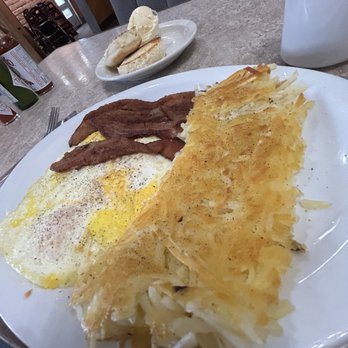 Pepper's - crisp hash browns - American Near Me - Arcata, California