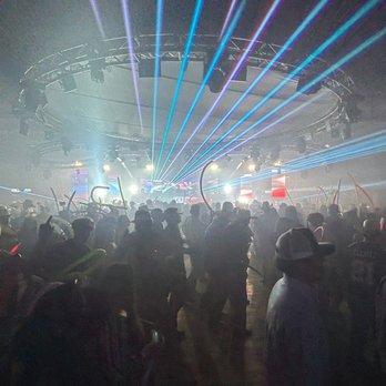 Silver Saloon - a crowd of people dancing at a nightclub - Bars Near Me - Terrell, Texas