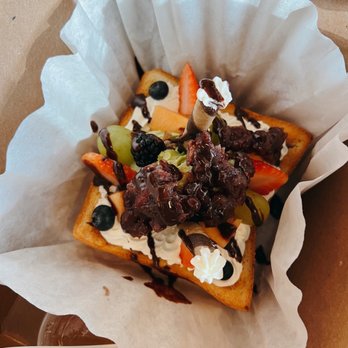Cafe LaTTea - Matcha Temptation Gelato Honey Toast - Cafes Near Me - Cupertino, California