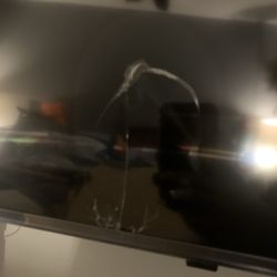 ABC Warehouse-Lakeside - Cracked screen