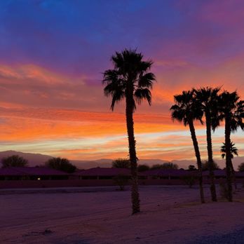 Coachella Lakes RV Resort - Campsite - RV Parks Near Me - Coachella, California