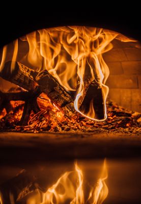 Log Restaurant by null