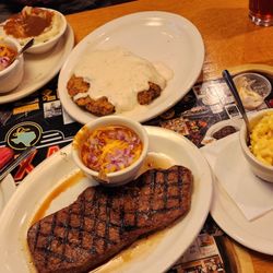 Texas Roadhouse - Texas Red Chili Hand-Cut Sirloin* Country Fried Sirloin Mashed Potatoes Mac & Cheese