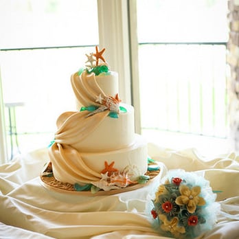 Cucamonga Cakery - Our gorgeous wedding cake! - Bakeries Near Me - Rancho Cucamonga, California